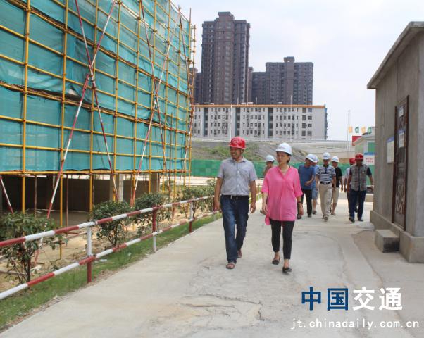 南昌市質(zhì)監(jiān)站領(lǐng)導(dǎo)蒞臨象湖隧道、九洲高架安置房項目檢查指導(dǎo)工作