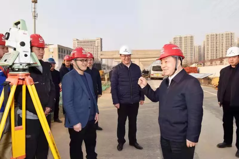 江西省委副書記、代省長葉建春看望慰問九洲高架東延項目一線職工