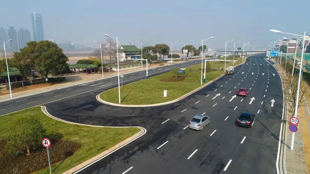 “不堵車了，通過時間至少縮短了三分之二” 沿江中北大道提升改造（一期）工程主線通車方便市民出行