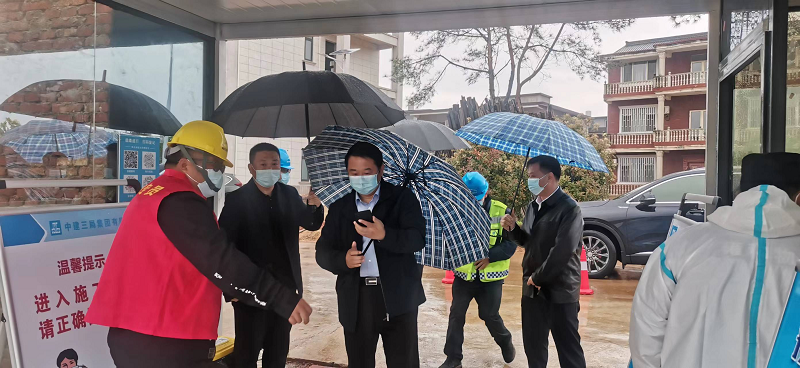 集團公司黨委委員、副總經(jīng)理羅輝赴西二環(huán)高速項目檢查疫情防控及項目推進(jìn)工作